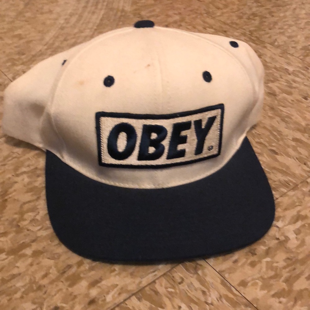 White and navy Obey SnapBack (DEADSTOCK)